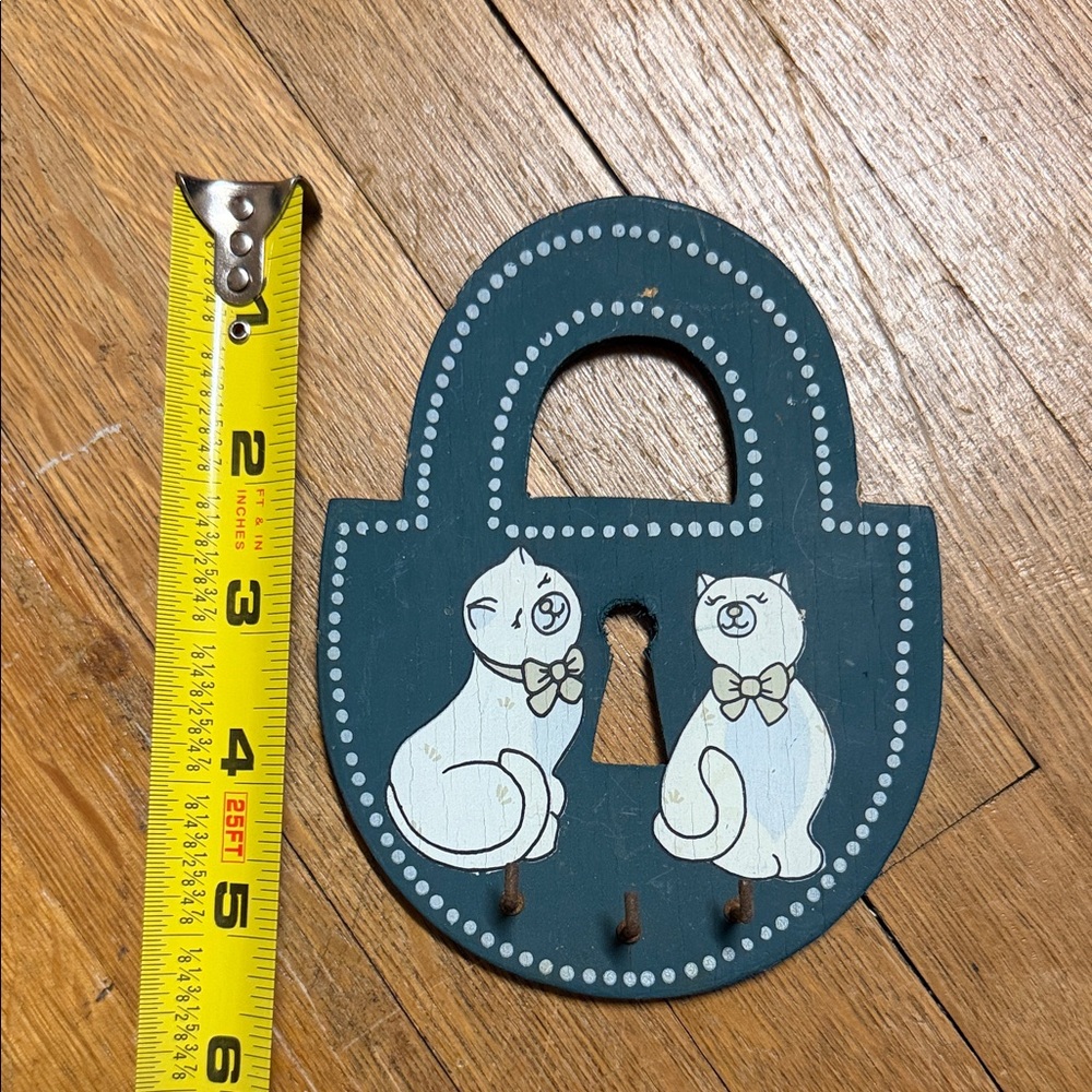 Handcrafted Cat Wall Decor key hook holder - Picture 2 of 9